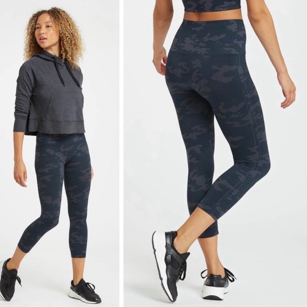 Spanx Camouflage Camo Cropped Leggings Seamless Women’s Small Black Athletic Gym